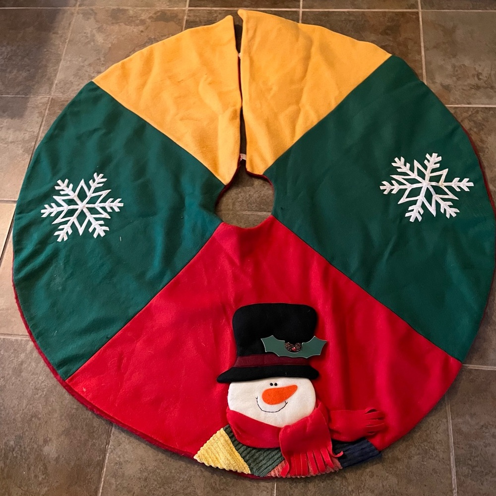 Christmas tree skirt
